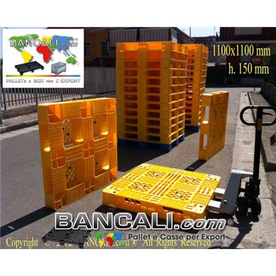 BANCALE QUADRATO Giallo 1100x1100 h.150 mm. in Plastica HDPE Vergine, provvisto di 12 gommini sopra e sotto il pianale. Idoneo a Grosse Portate. Sovrapponibilità a 2 Livelli con 8 Fusti. Inforcabile da tutti 4 i Lati 4 Vie con Transpallet. Peso 21K