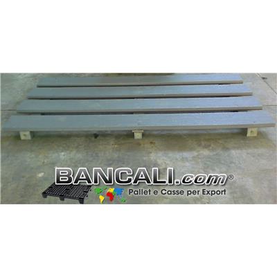 Bancale Grande in Plastica Riciclata, inforcabile  2 Vie lato Lungo; 4 tavole del 220 mm x 3 travetti del 90x90 mm; Peso orientativo  60 kg.; Colore grigio.