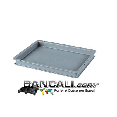 Contenitore Robusto 400x300xh.40 mm. in Plastica Atossica Capacità Litri 3. La cassa è sovrapponibile Dotata di 2 Maniglie NON Passanti. Peso Tara Kg. 0,400
