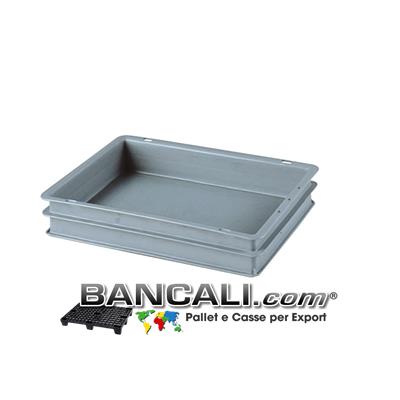 Contenitore Robusto 400x300xh.70 mm. in Plastica Atossica Capacità Litri 6. La cassa è sovrapponibile Dotata di 2 Maniglie NON Passanti. Peso Tara Kg. 0,450