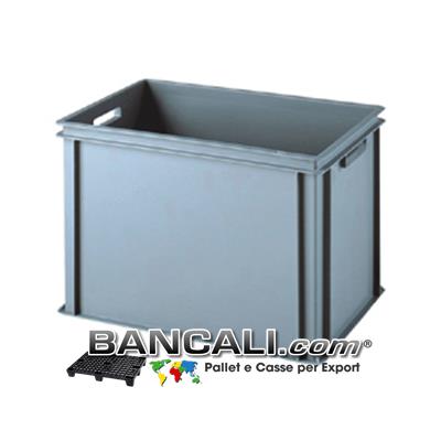 Contenitore Robusto in Plastica con Misure esterne 400x600xh.400mm.  con misure interne: 360 mm x565 mm x h. 390 mm  con capacità Litri 70. La cassa è sovrapponibile anche senza coperchio.  Dotata di 2 Maniglie Passanti.Con 6 piedi addiziona