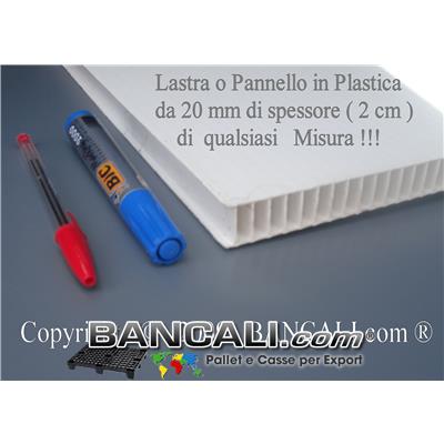 Lastra in Plastica Cannettata 2050x2050 mm con 49 Fori e 4 angoli stondati.